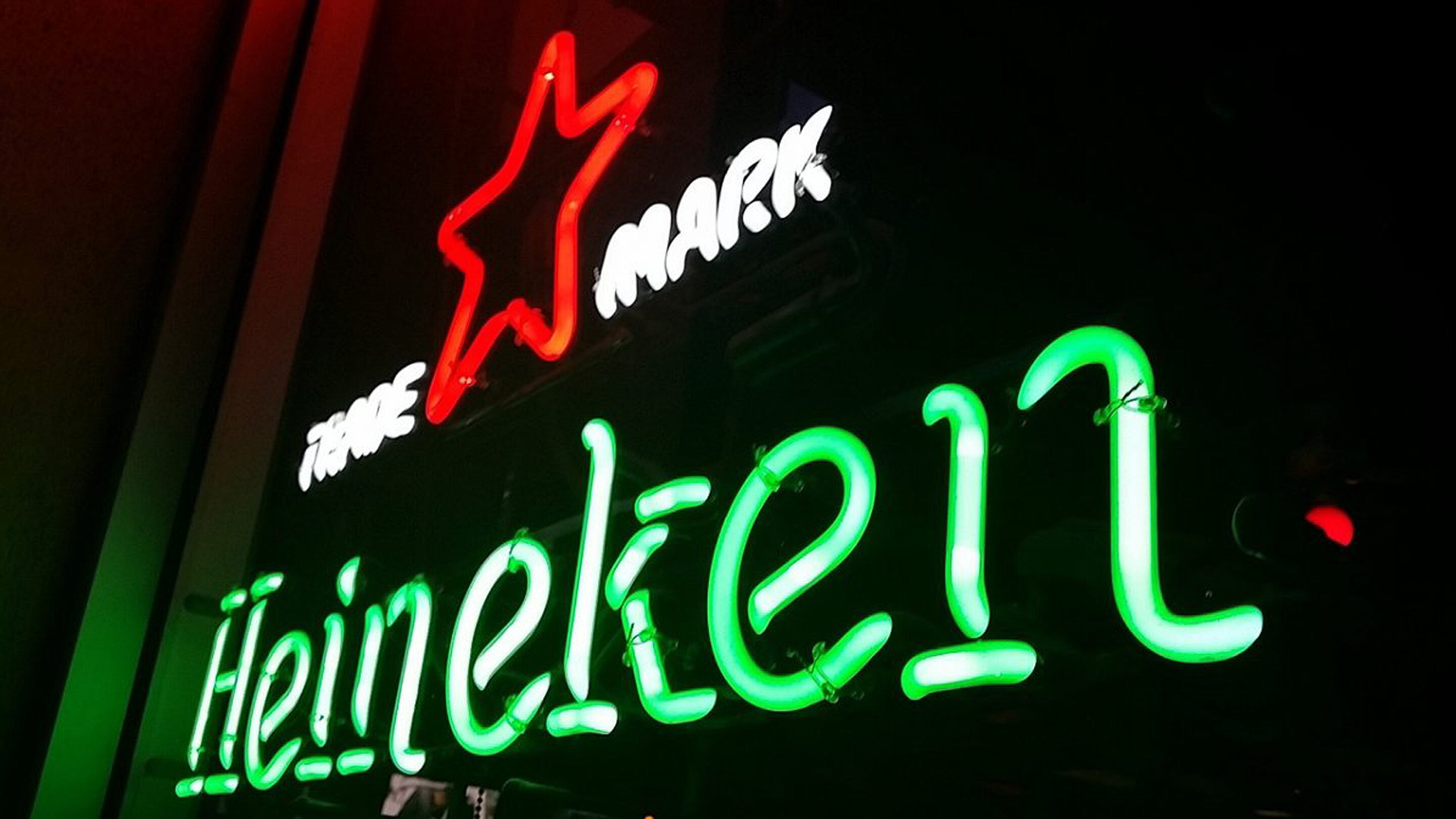 Effective Digital Corporate Communication at Heineken