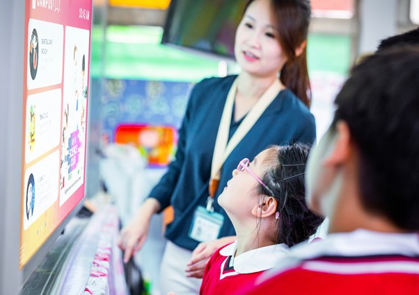 5 Ways to Engage Students with Digital Signage